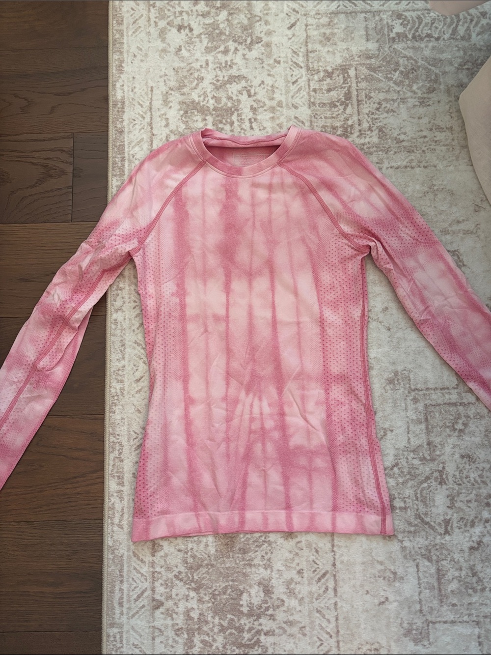 FIGS Pink Scrub Set w/ matching underscrub - Picture 2 of 4